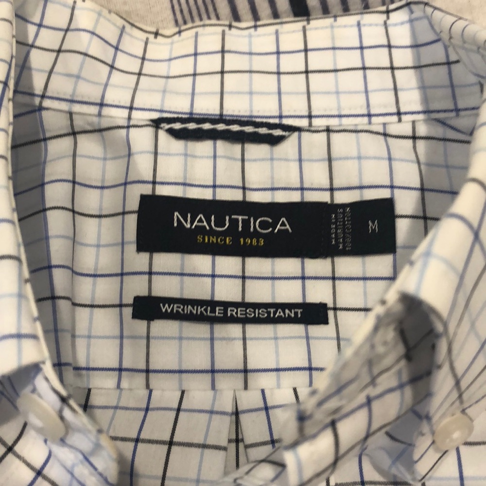 Nautica wrinkle resistant button down dress shirt